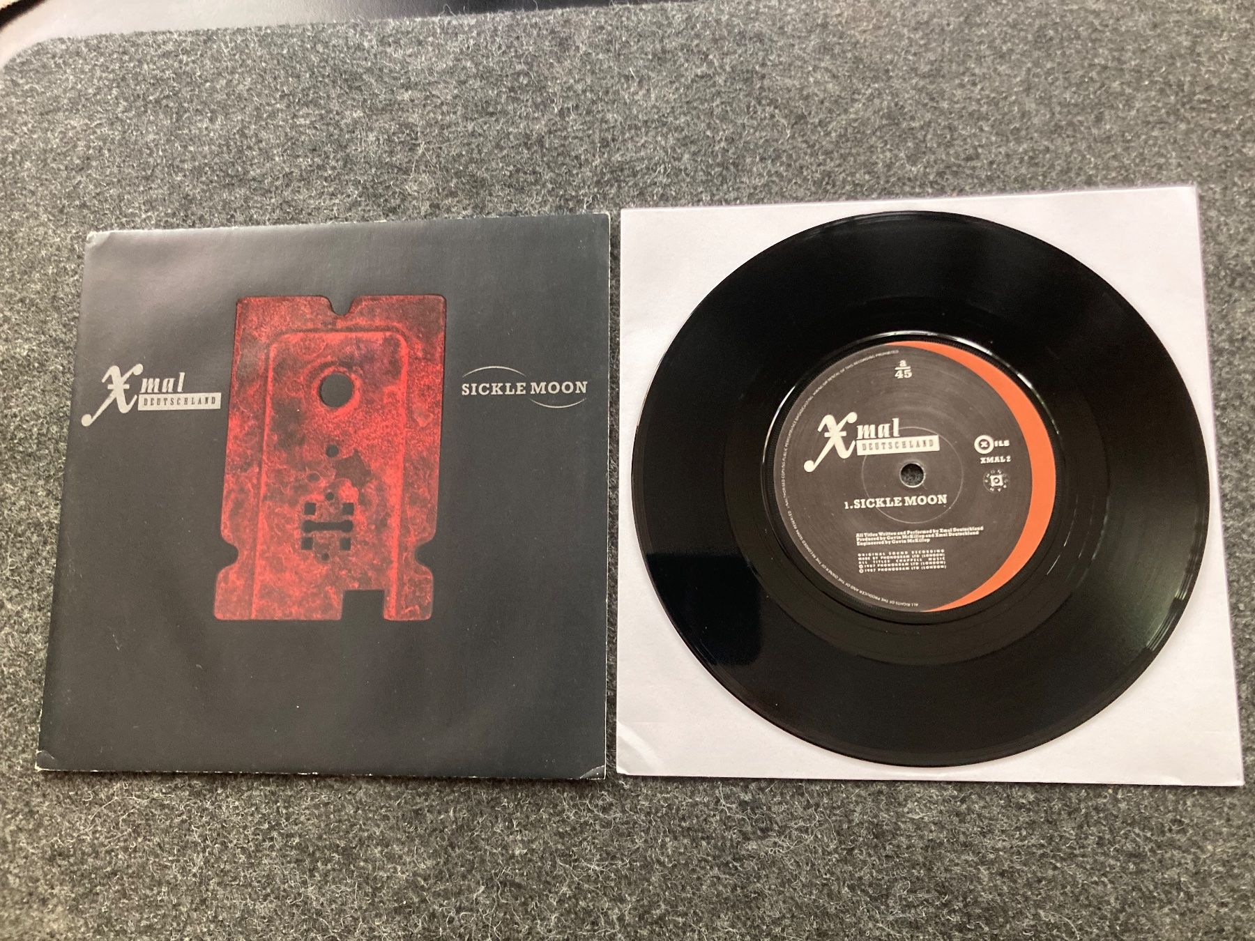 Dischi in vinile: XMal Deutschland - Sickle Moon - 7" – Usato da Fribourg venduto da Karushi