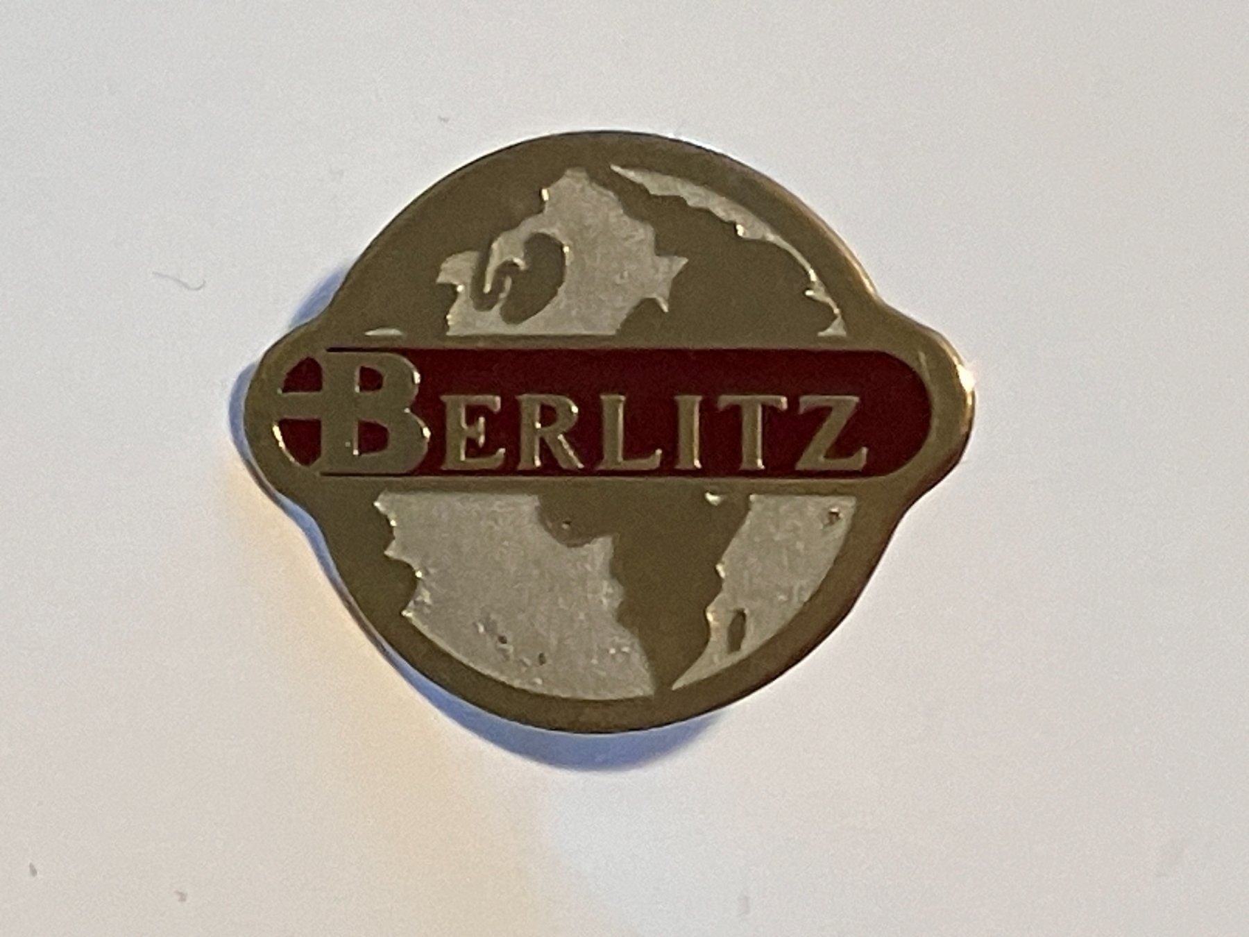Plaketten & Abzeichen: 1 Pin Berlitz – Gebraucht aus Basel von djwwpp