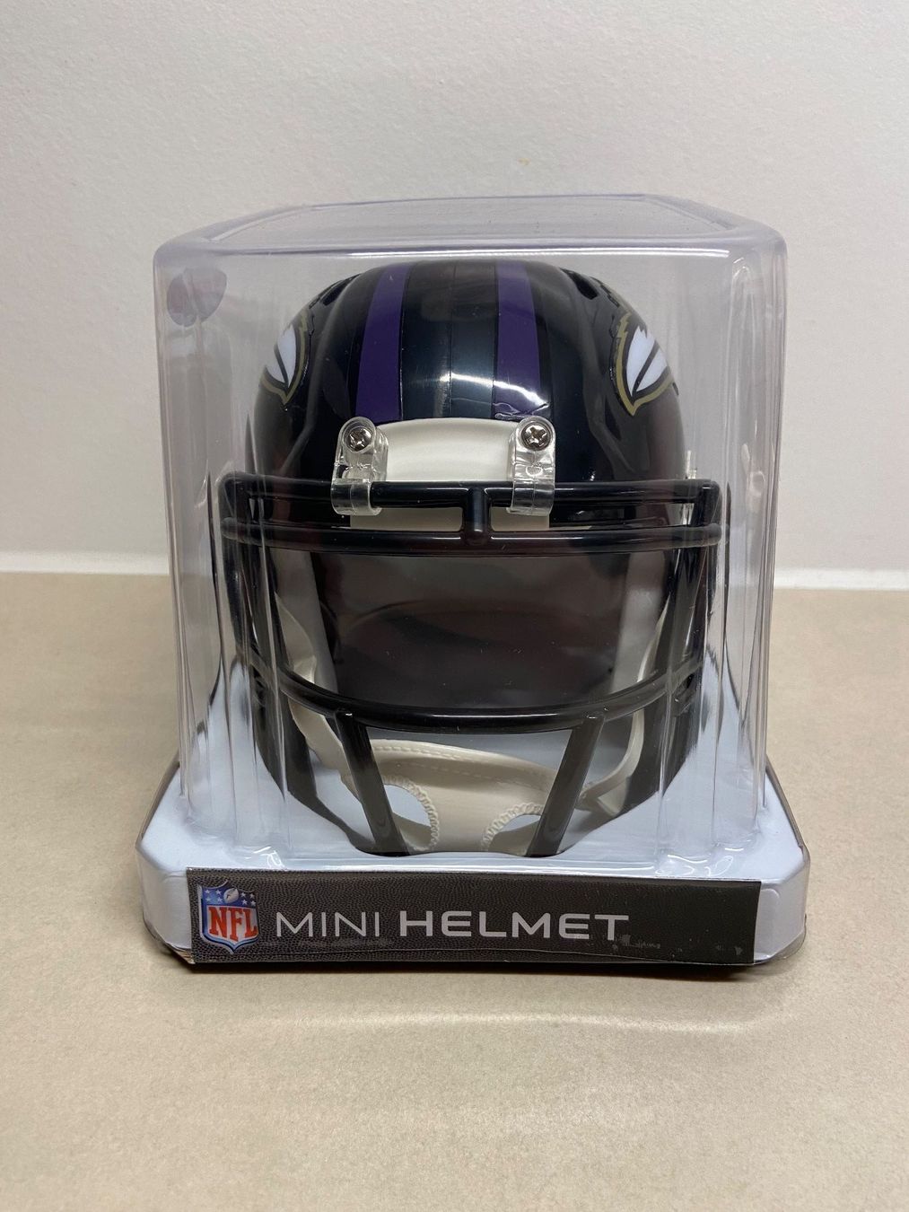 NFL Abiti antichi: Baltimore Ravens Mini Helm – Nuovo e nell'imballaggio originale da Muttenz venduto da US_Sport_Schweiz 2