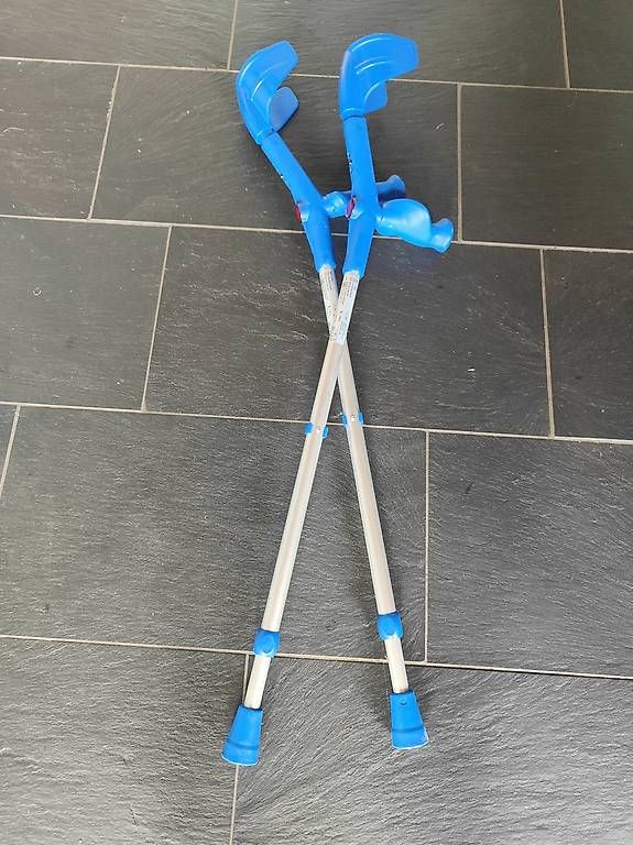Gehhilfen: Neue Krücken, Gehhilfen  – Neu und originalverpackt aus Freienstein von Nilson2