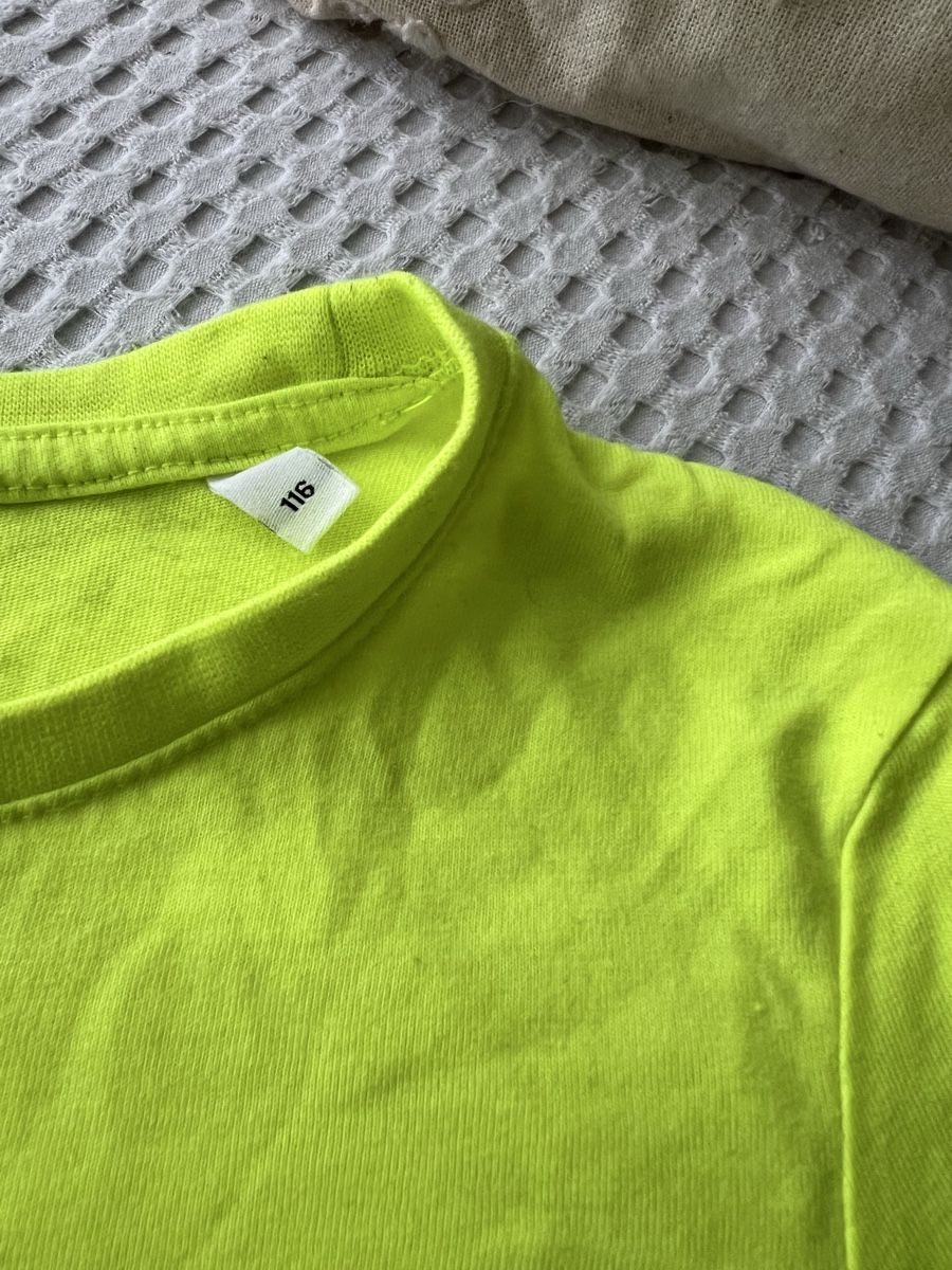 C&A Camicie, T-shirt & Polo: T-SHIRT NEONGEOB DINOSAURUS GR 116 – Usato da Basel venduto da theo-g77 3