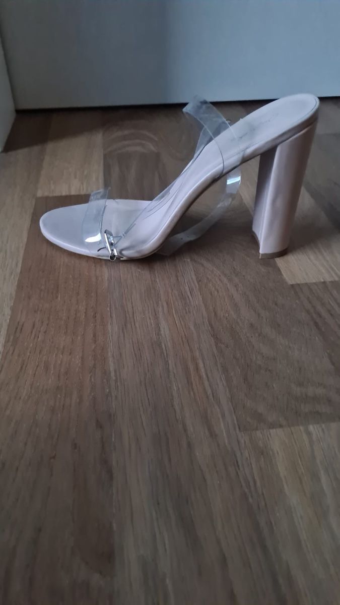 Damenschuhe: Schöne Absatzschuhe mit transparenten Riemen – Gebraucht aus Basel von selinalivia 1