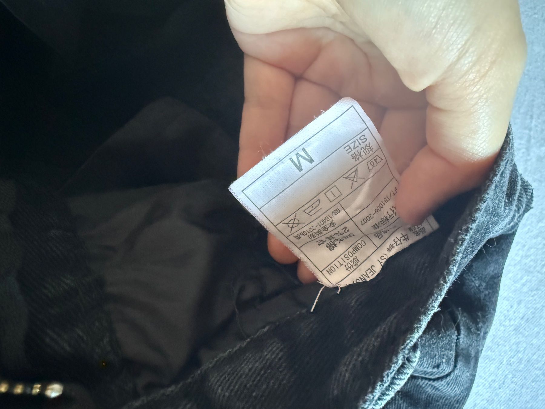 H&M Pantaloni: Schwarze Shorts – Usato da Laupen BE venduto da Alina_aaee 2