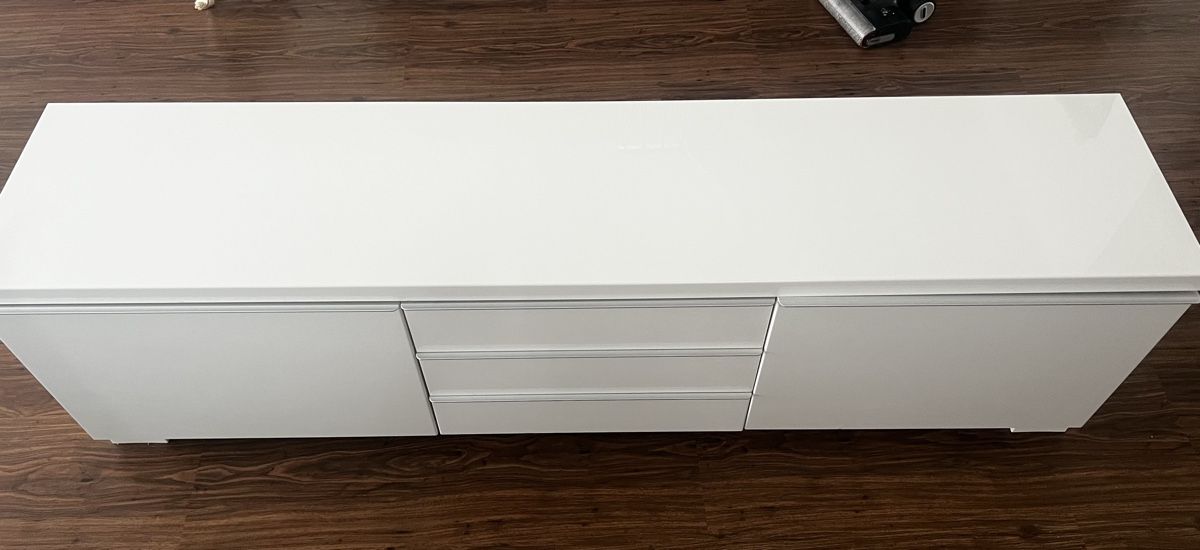 Ikea Mobili TV: Weisses TV-Möbel - von IKEA - gebraucht – Usato da Kestenholz venduto da IMVN1991