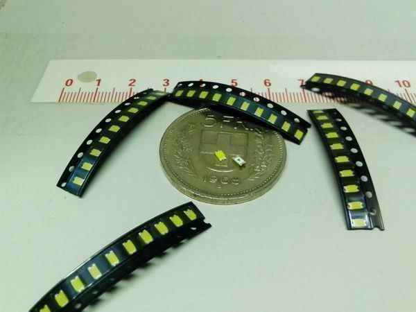 Componenti elettronici: LED SMD 1206, kaltweiss 20Stk + Wid. – Nuovo (secondo la descrizione) da Luzern venduto da Salefactory