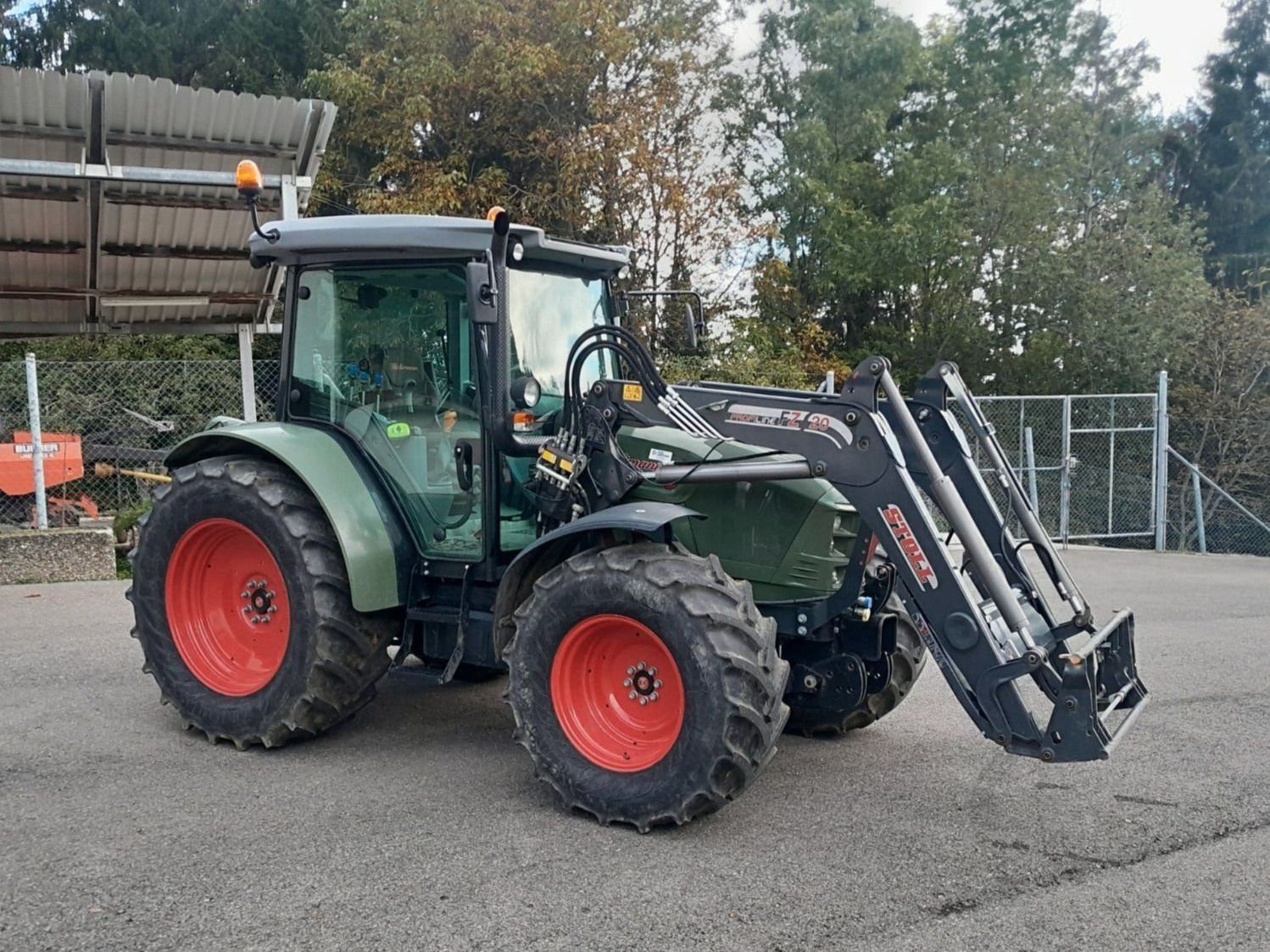 Hürlimann Trattori: Traktor Hürlimann XMK 100 – Usato da Menzingen venduto da Staub-Landtechnik
