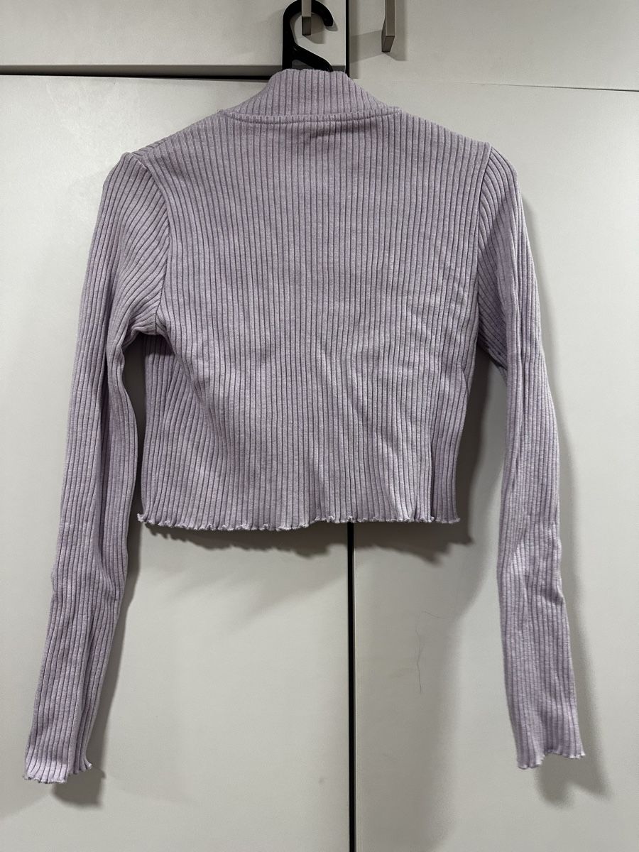 Pulls & Sweat-shirts: Bershka Cropped Pullover Lilac Size L good condition – D'occasion à Renens VD par ana_rc68 2