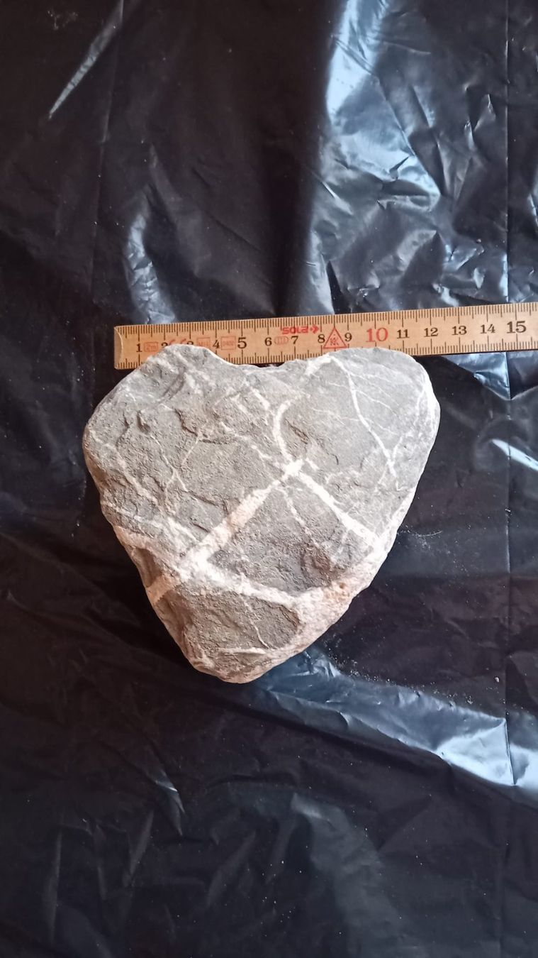 Steine & Dachziegeln: Steinherz Höhe 12cm Breite 12cm – Gebraucht aus Hasle LU von Flamme6