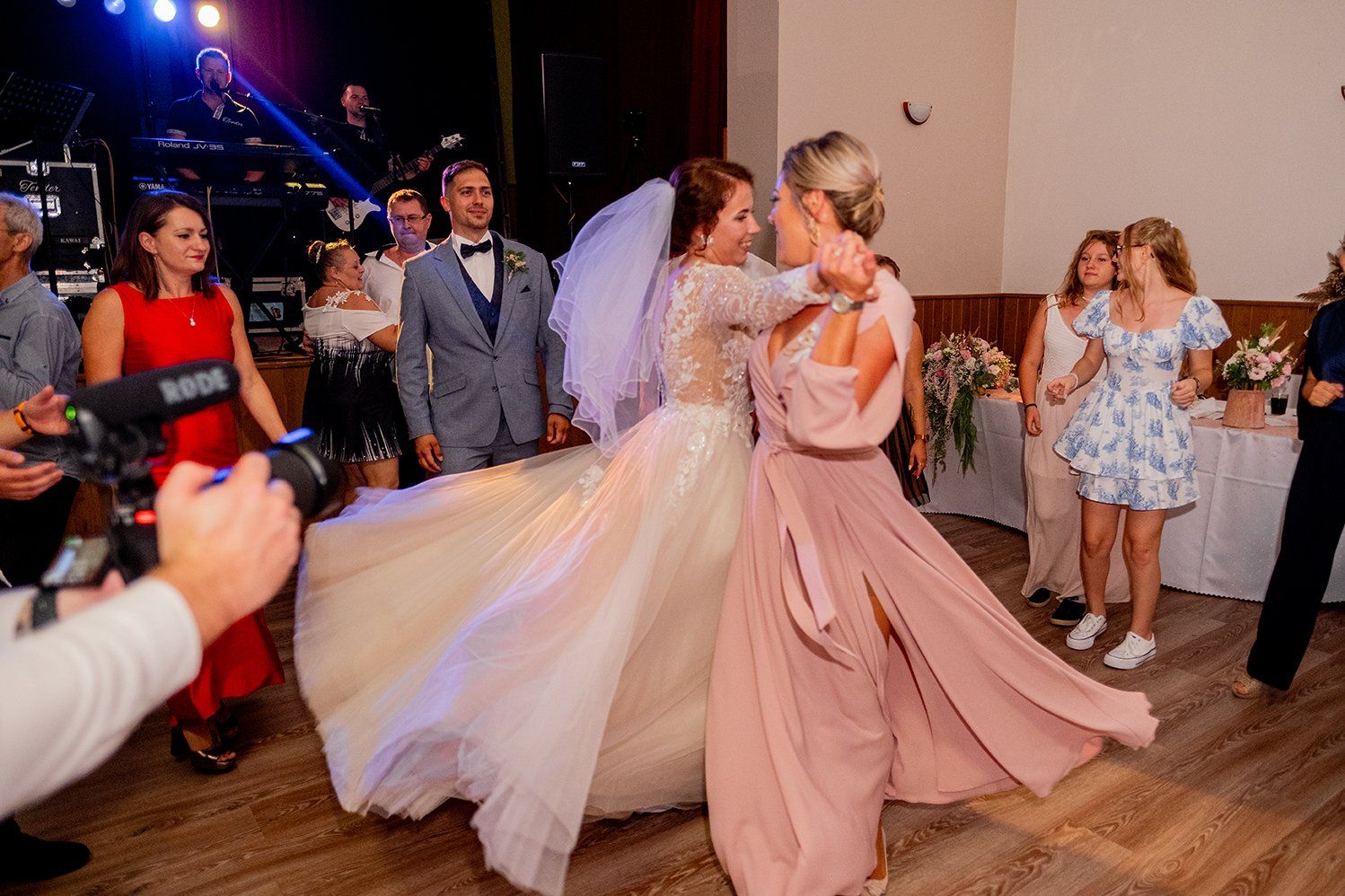 Vestiti: Hochzeitskleid Gr. 40 – Usato da Anglikon venduto da papa701 5
