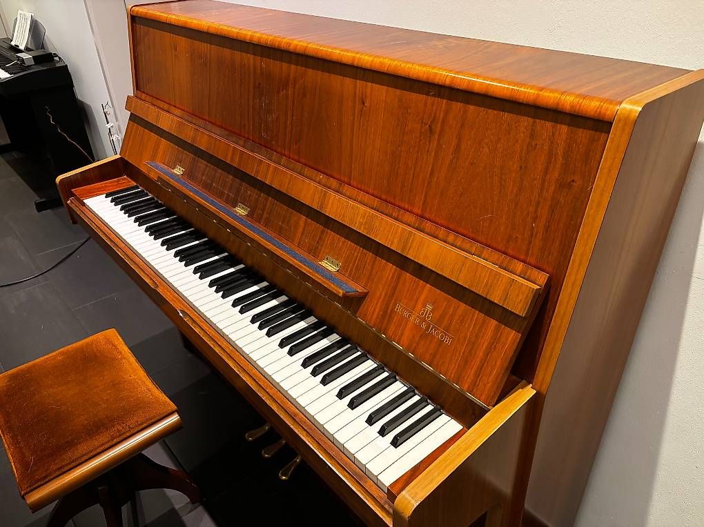 Strumenti musicali: Klavier der Marke Burger Jacobi – Usato da Gümligen venduto da Katoya01 2