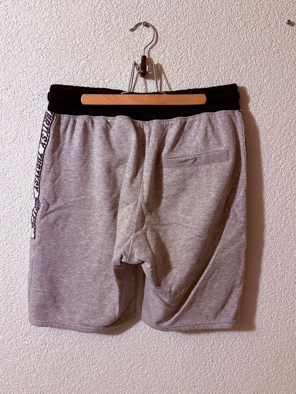 H&M Pantaloni: Kurze Hose – Usato da Oberbalm venduto da M32V4 2