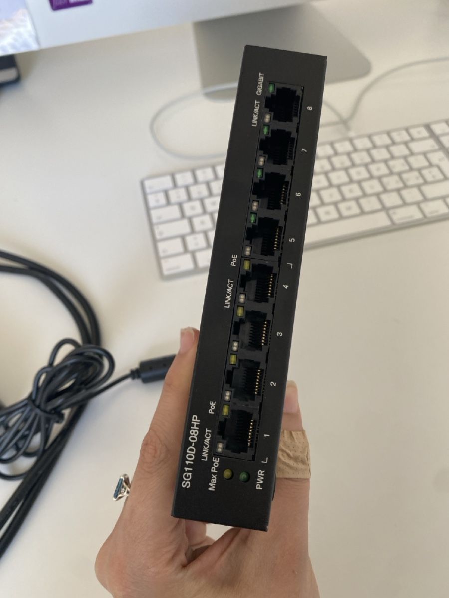 Cisco Hub & Switch: CISCO 8-port gigabit switch – Nuovo (secondo la descrizione) da Rüschlikon venduto da christin500 2