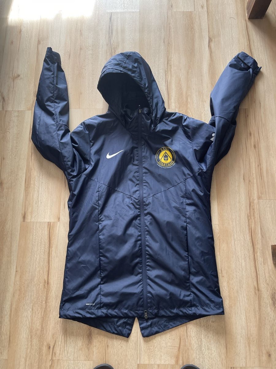 Cappotti: Veste Nike Shield homme bleu imperméable L avec inscriptio – Nuovo (secondo la descrizione) da Kloten venduto da Vermicelles