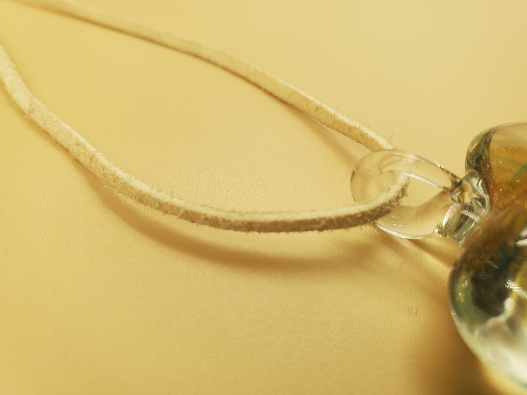 Catenine: Collier pendentif cœur transparent – Usato da Rennaz venduto da La_malle_du_dauphin 2