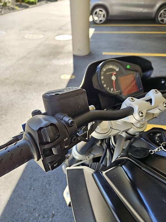 Aprilia Strada: Aprillia Shiver SV 750 – Usato da Luzern venduto da simon.2016 3