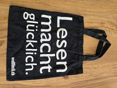 Orell Füssli Stofftasche "Lesen macht glücklich"