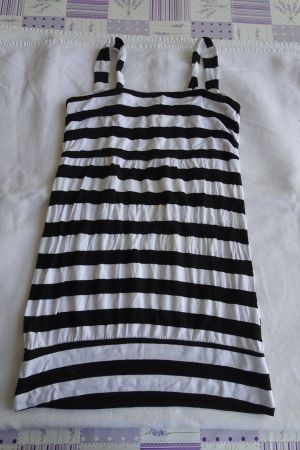 Top schwarz - weiss gestreift ca. Gr. 36