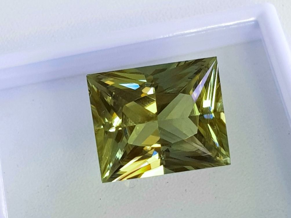 Pietre preziose: CSARITE, Diaspore  mit Zertifikat – Nuovo (secondo la descrizione) da Wolhusen venduto da toni079 7