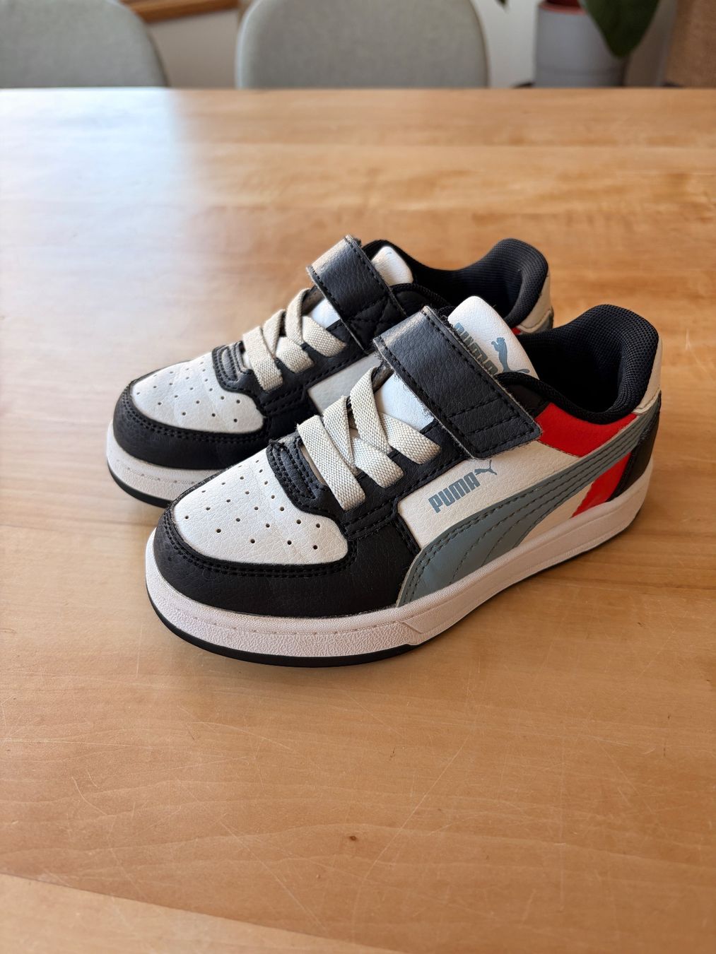Puma Scarpe per ragazzi: Kinder Sneakers Puma Gr.28 – Usato da Bern venduto da EkatKhat