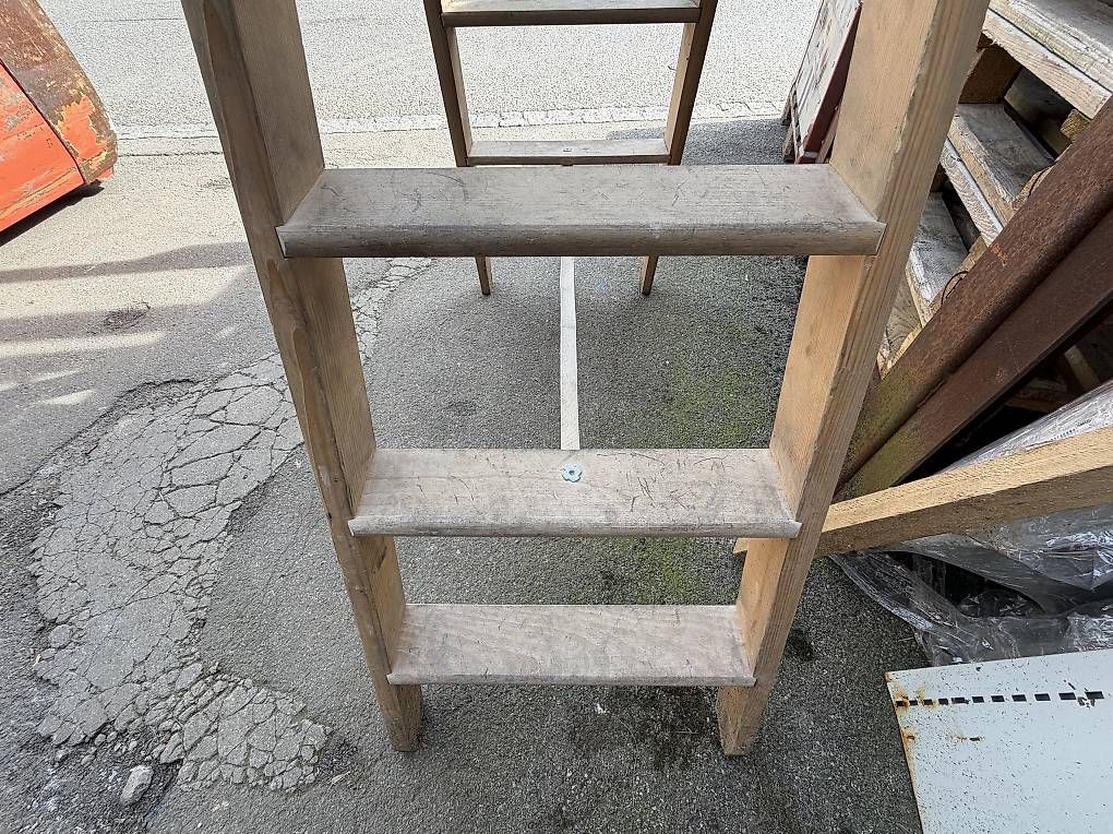 Scale: Bockleiter 140cm aus Holz – Usato da Necker venduto da liq24 1