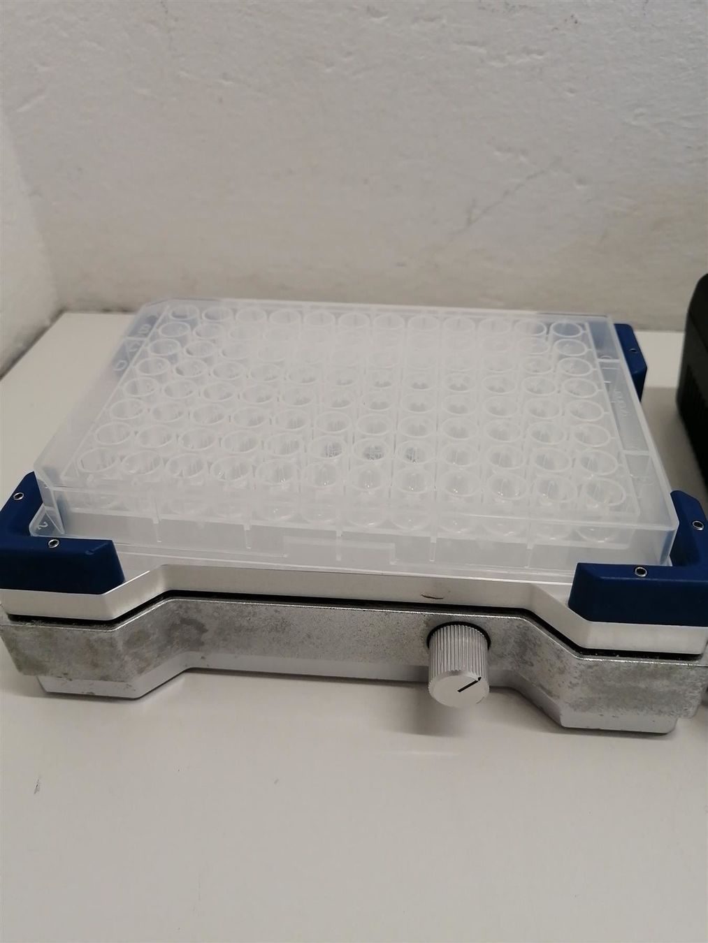 Accessori da laboratorio: H+P Variomag Monoshake mit Microplate – Usato da Niederdorf venduto da LeptonAG_Labor 2