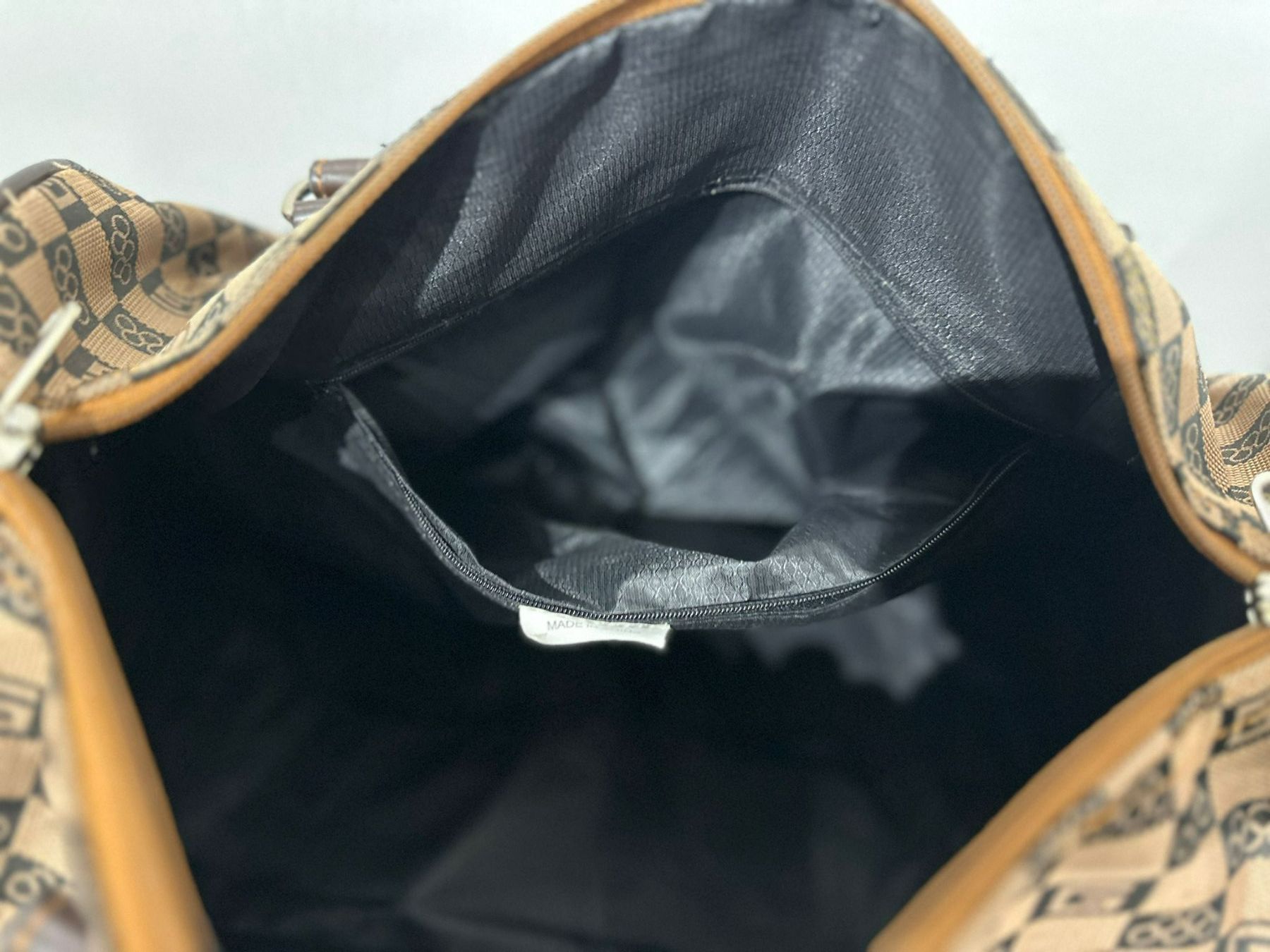 Taschen: Reisetasche - Farbe braun - Gratisversand – Neu (gemäss Beschreibung) aus winterthur von Ricardorounen 5
