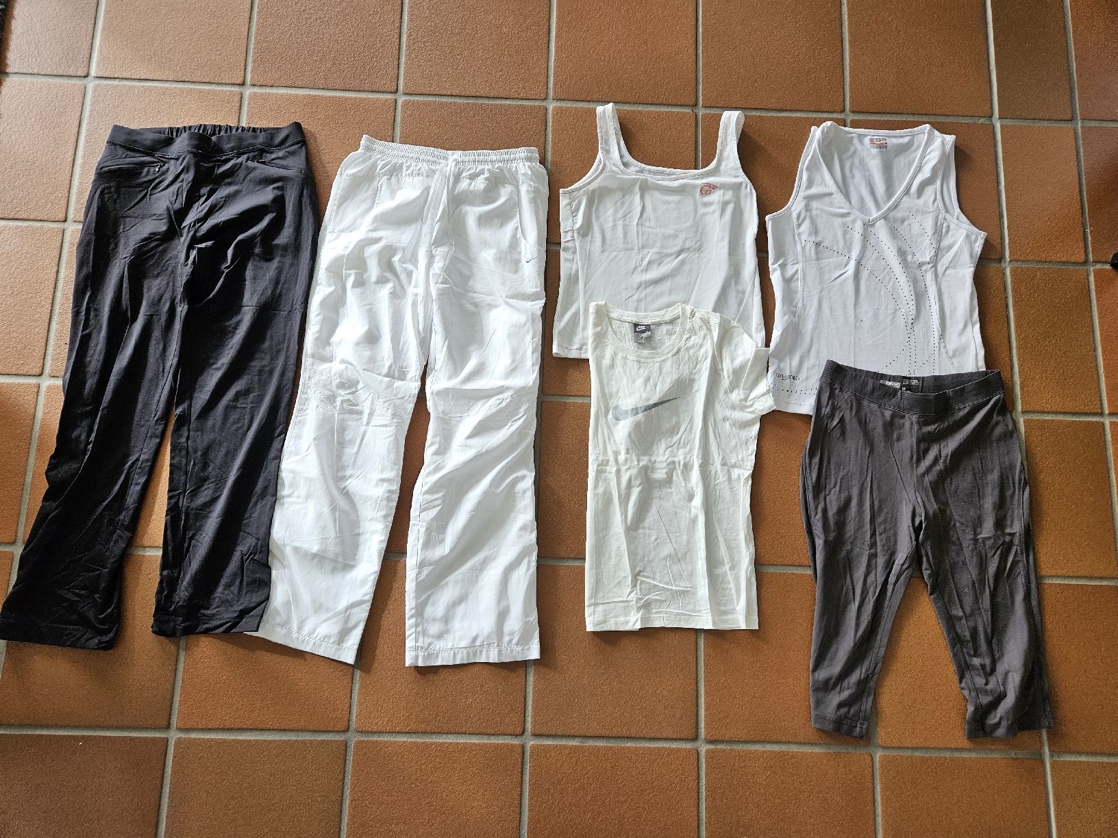 Lotti di vestiti: 6-tlg. Sportkleidung Set  – Usato da Eschenbach SG venduto da MarThu
