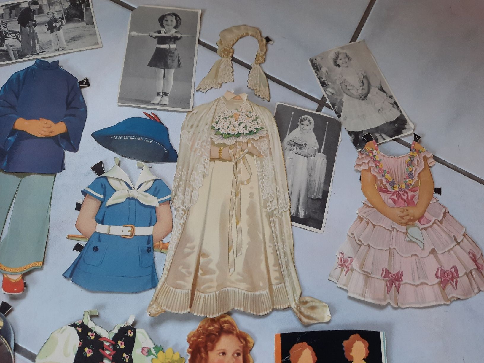 Très ancienne poupée du XIXème en papier maché . Sortie de