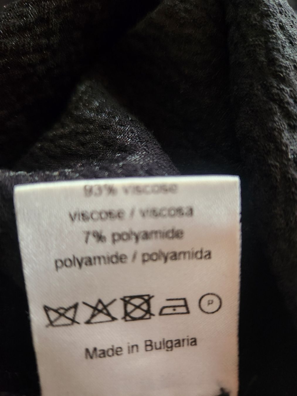 Sandro Gonne: Jupe Sandro noire à volants, taille 1 stylé – Usato da Niedergösgen venduto da Eva2410 9
