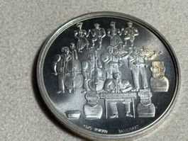 7. 1 Medaille 900 Silber, 15 Gramm, Durchmesser 33 mm