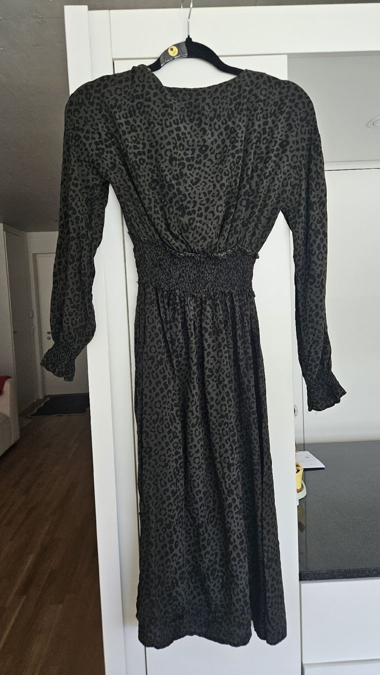 Zara Vestiti: Robe Zara, taille S verte camouflage – Usato da Bulle venduto da tiff_1992 3