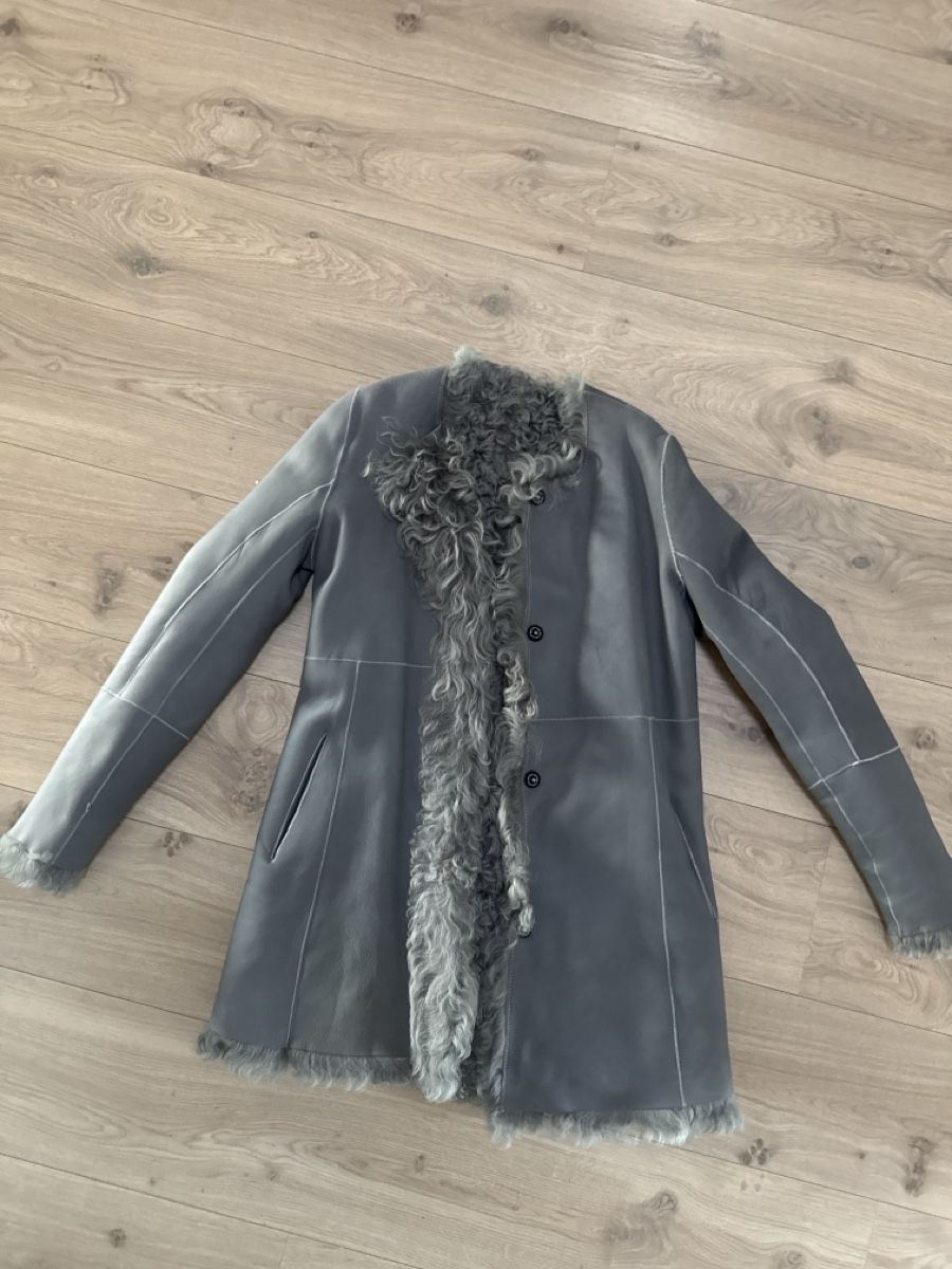 Cappotti: Grauer Utzon Lammfellmantel, Gr. 36 - reversible – Usato da Küttigen venduto da evelineh04
