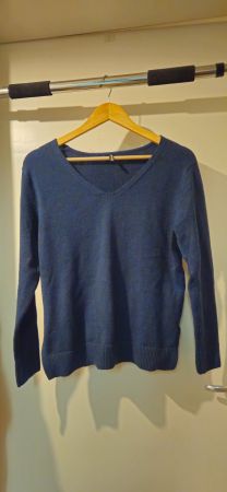 Dunkelblauer Winter-Pullover mit V-Ausschnitt, Grösse S