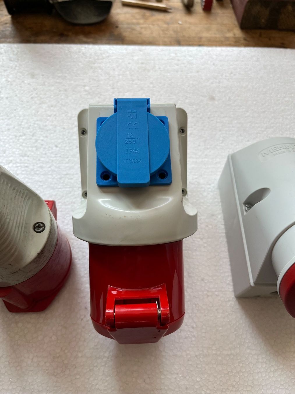 Mennekes Spine: Steckdosen und Stecker CEE – Usato da Küblis venduto da hypofacto 3