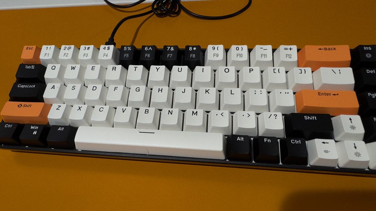 Tastaturen: Mechanical Keyboard - Qwerty layout – Gebraucht aus Glattpark(Opfikon) von