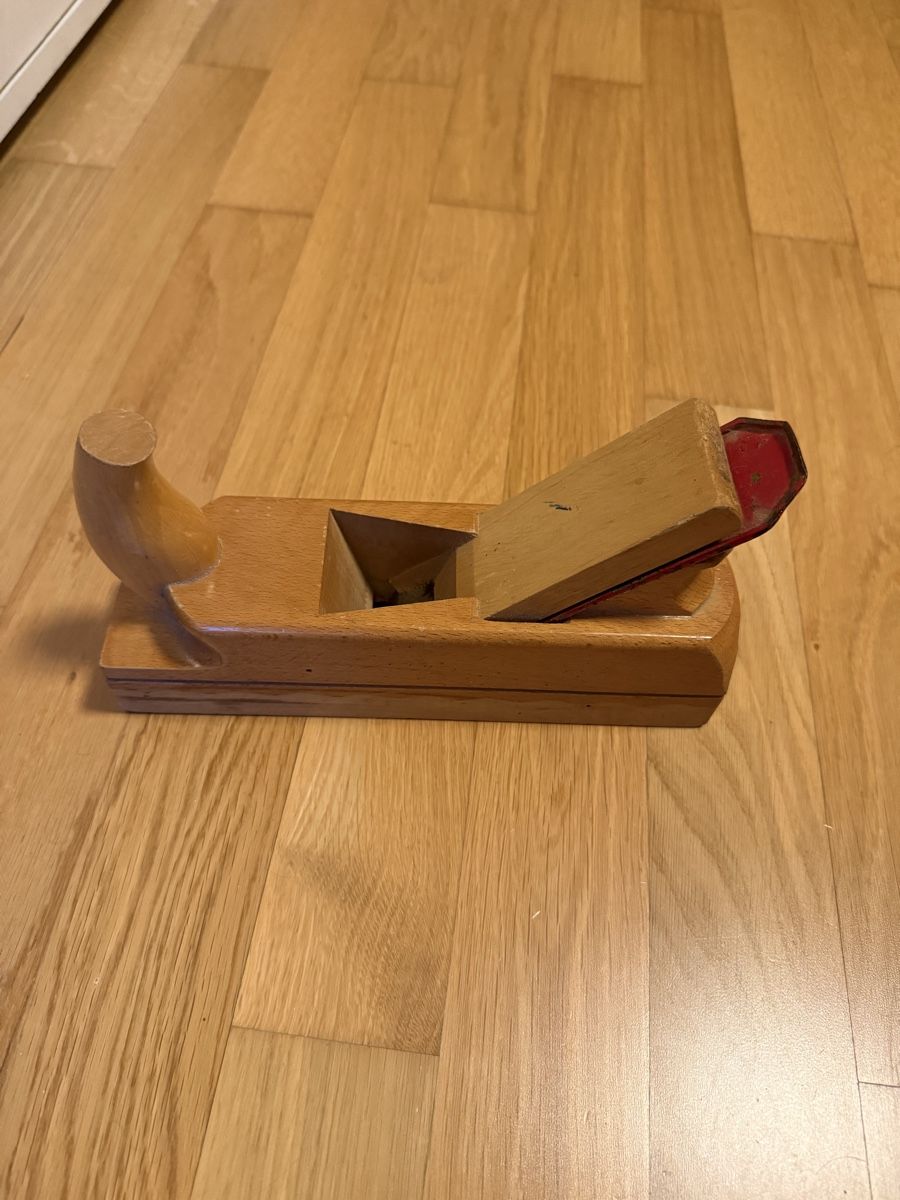 Tutti gli attrezzi: Rabot de menuisier en bois – Usato da Tolochenaz venduto da adr_dj58
