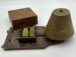 Antike elektrische Signalglocke Holz Messing Elektromechanik