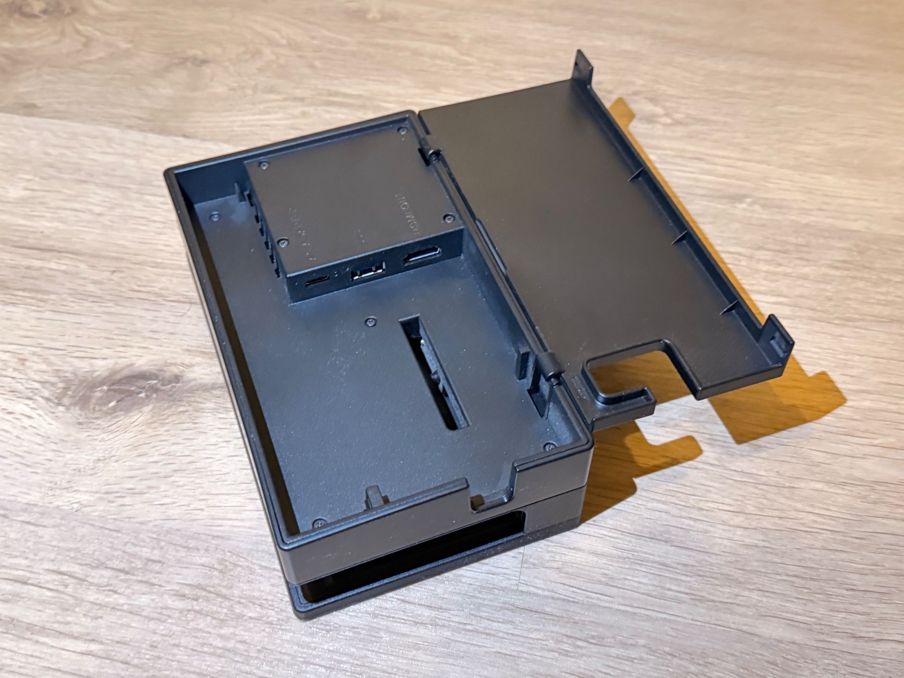Nintendo Consoles: Nintendo Switch 1 inkl. Joy-Con/Ladekabel/Controller/Station – D'occasion à Olten par Teko7 4