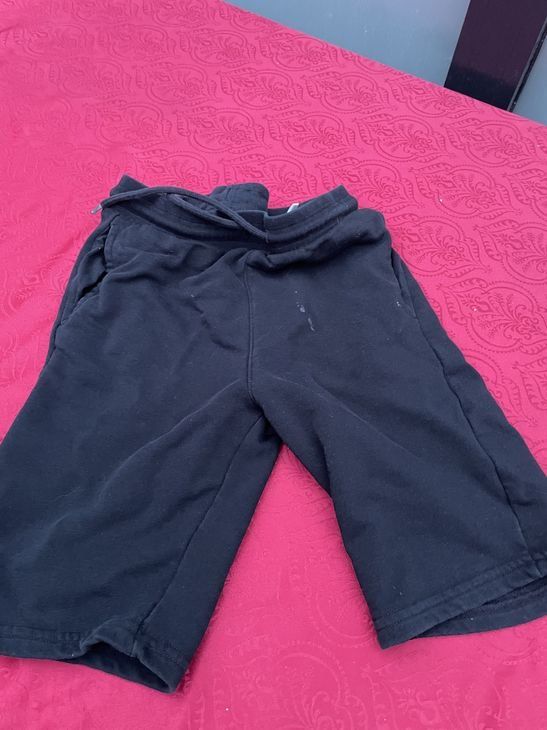 Pantaloni: Junge shorts schwarz 146 – Usato da Bergdietikon venduto da antovale