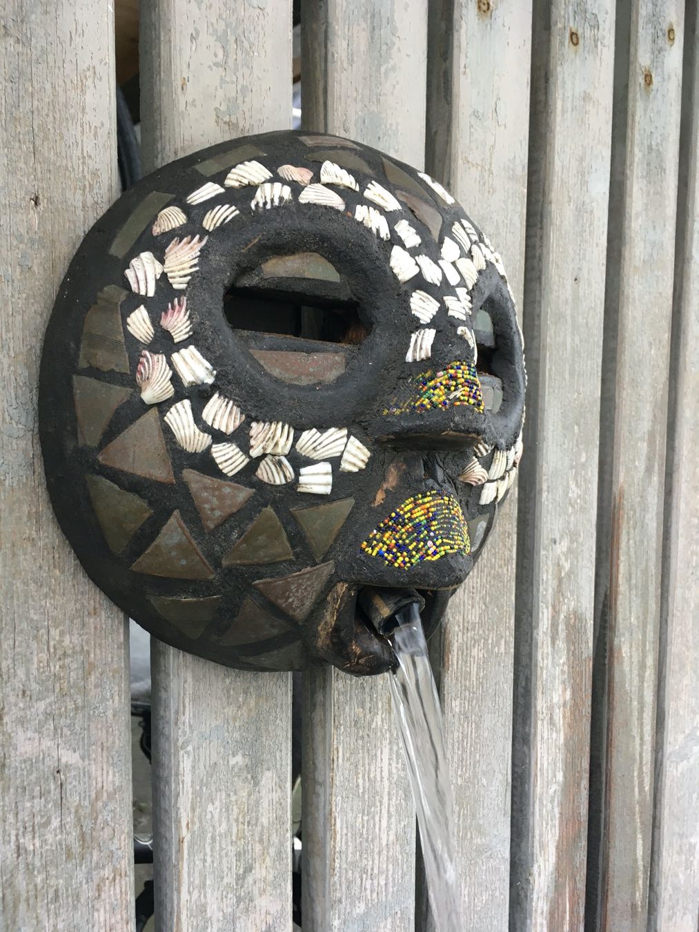 Arte internazionale: Afrika Maske als Wasserbrunnen – Usato da Rheineck venduto da emma.gut 6