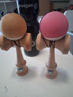 Kendama Spielzeug 2 Stk. Holz Natur und Pink guter Zustand