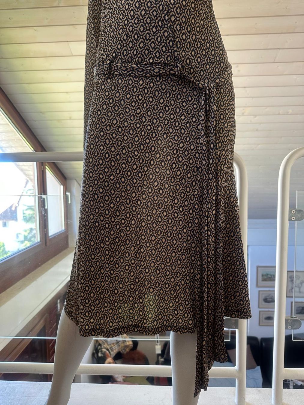 Vestiti: Kleid von LIST, Italy – Usato da Neuhausen venduto da Lechasseur 1