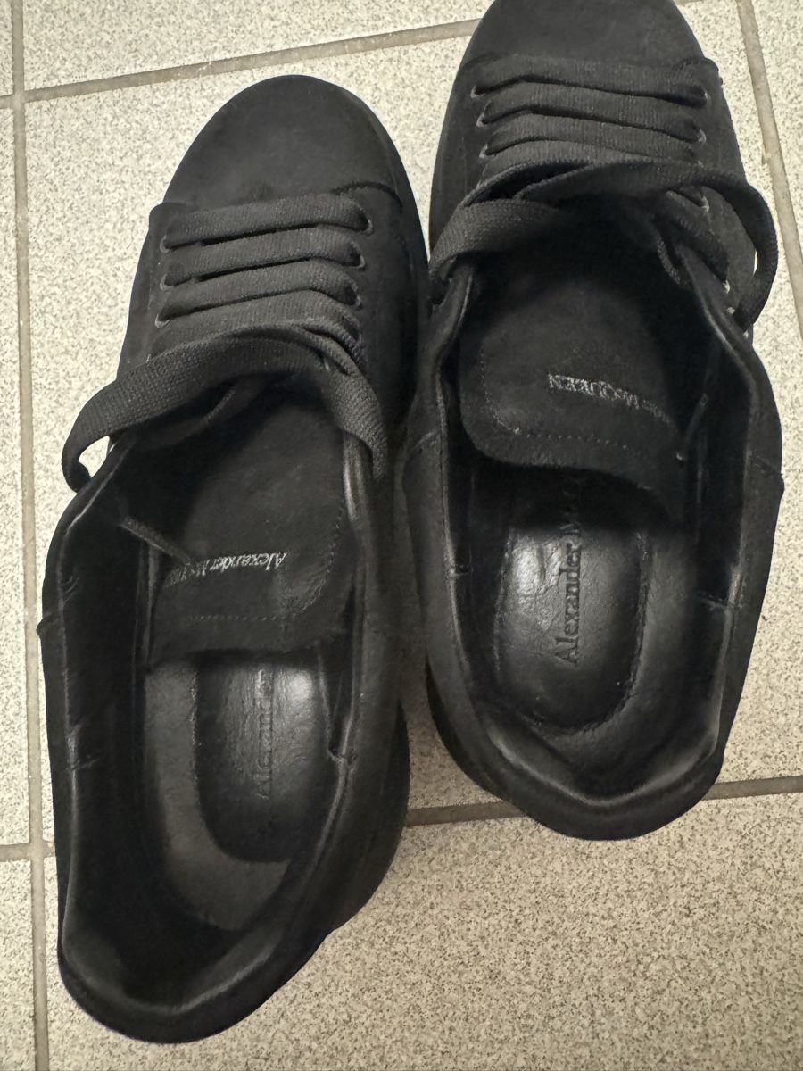 Alexander Mcqueen Scarpe da uomo: Alexander McQueen Sneaker schwarz Leder Grösse 40 – Usato da Zürich venduto da oase69 1