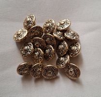 19 Knöpfe, Barock Muster, 11 mm.