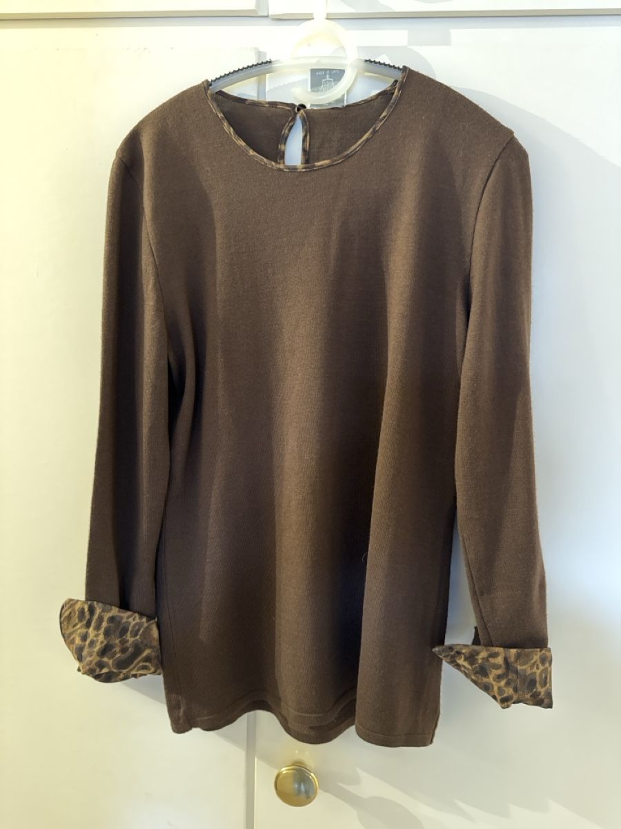 Lotti di vestiti: Ensemble pull et jupe – Usato da Sierre venduto da kau_sr9m 1