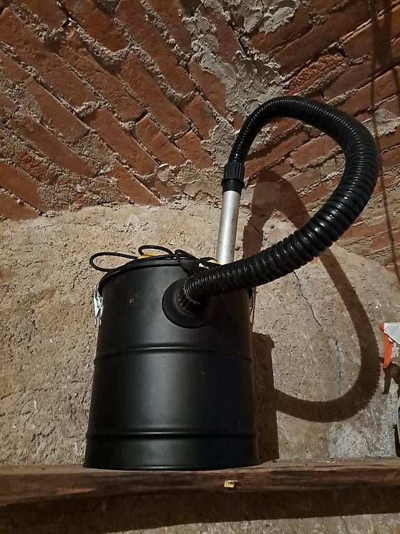 Camini: Aspira cenere  – Usato da Tesserete venduto da smarties70