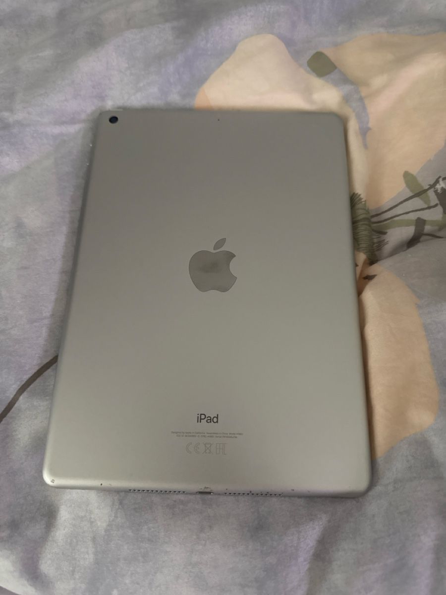 Apple Tablet PC: Apple iPad 6. Generation 32 GB gebraucht – Gebraucht aus Olten von HoYa01 3