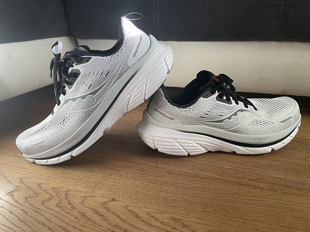 Scarpe da uomo: Saucony Guide 18 in der Grösse 44.5 – Usato da Muttenz venduto da Style_2000
