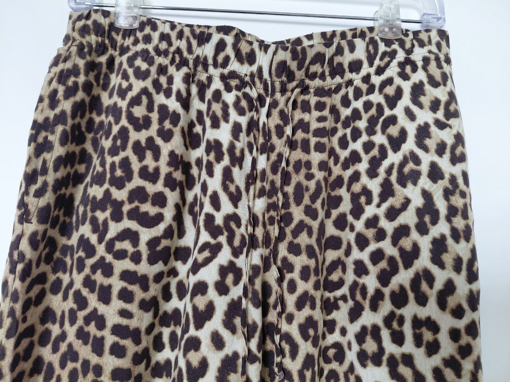 H&M Pantaloni: Sommerhose im Leoprint von H&M – Nuovo (secondo la descrizione) da Geuensee venduto da sonnenstunden 2