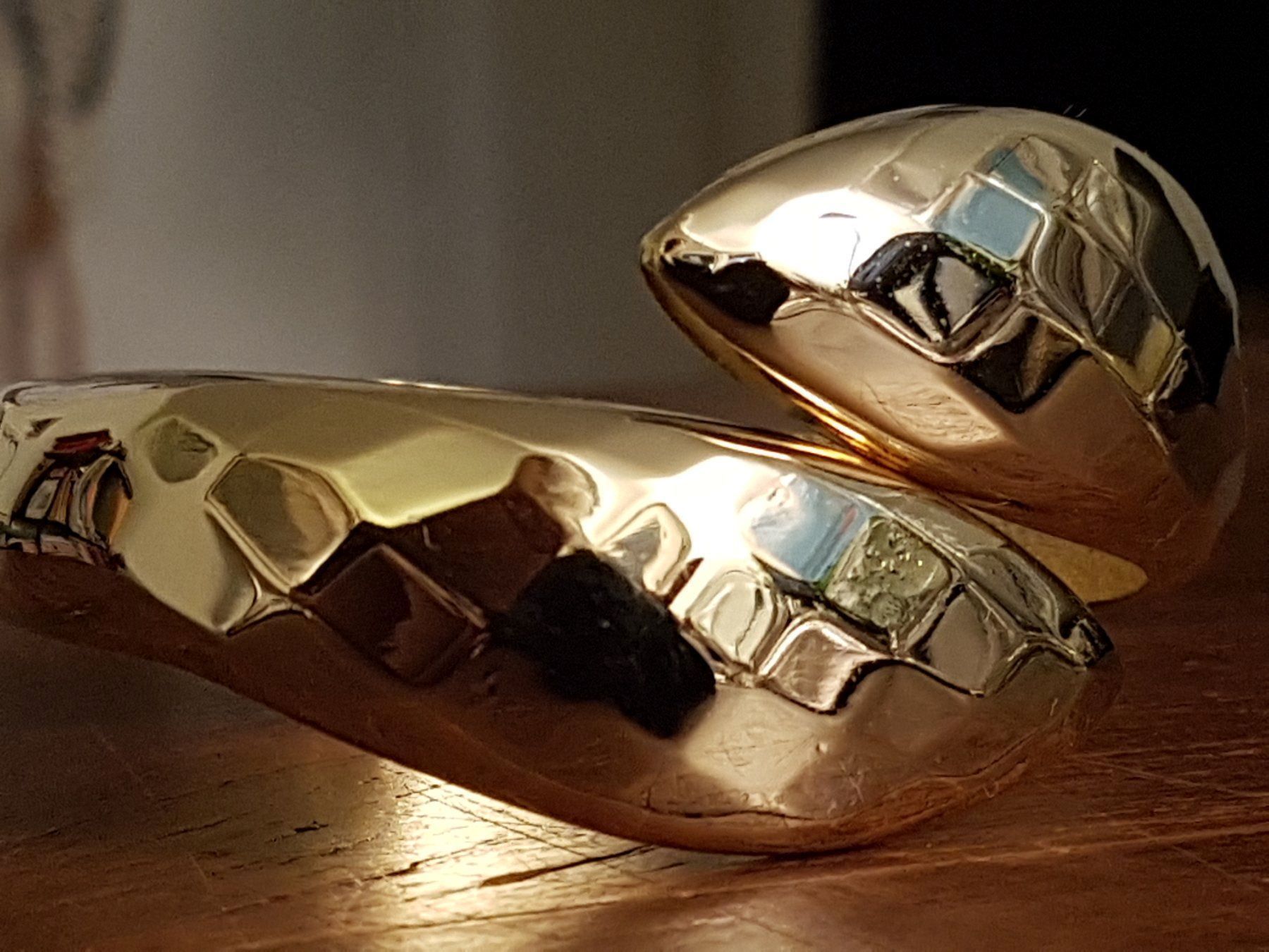 Bracciali & Braccialetti: Armreif goldfarben Schlagstruktur Klappv – Usato da Ettingen venduto da Maranathatalitha 1
